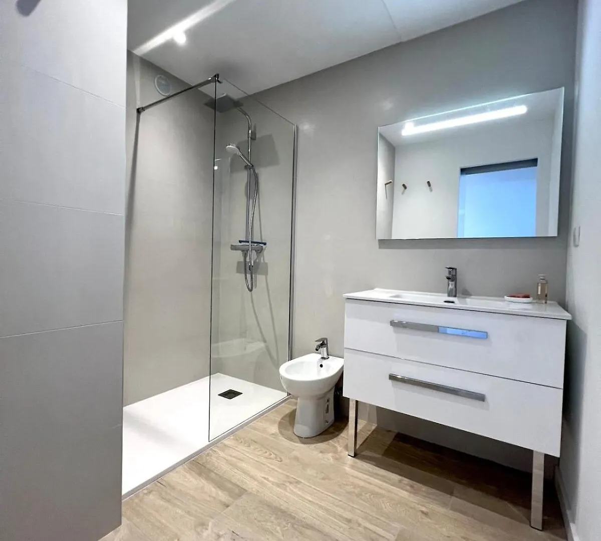 Juan Les Pins - Sea View - 4 People - Parking Apartment France