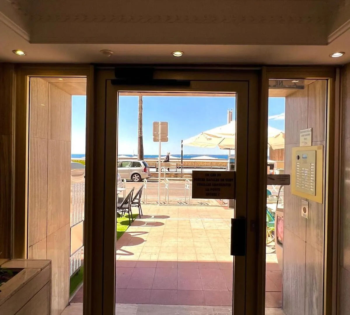 Juan Les Pins - Sea View - 4 People - Parking Apartment  Juan-les-Pins