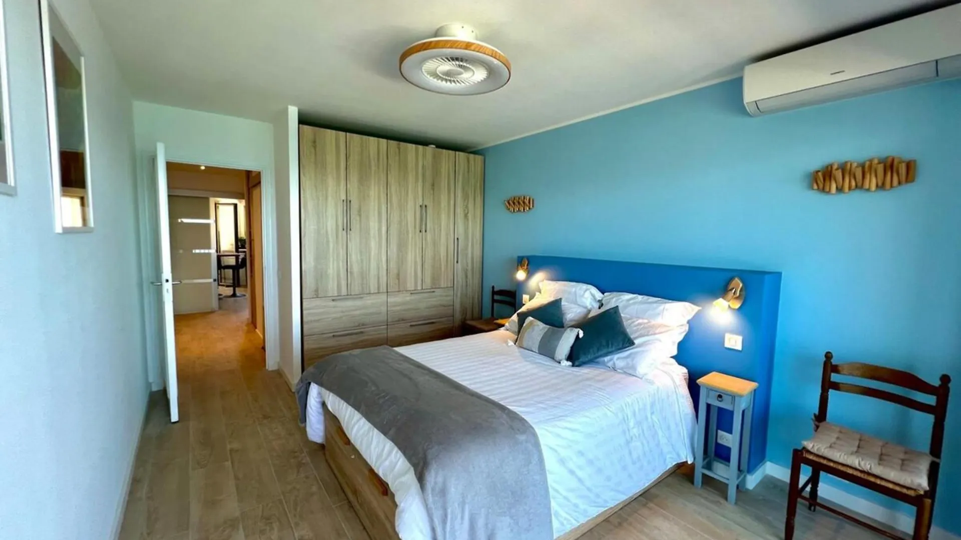 Juan Les Pins - Sea View - 4 People - Parking Apartment